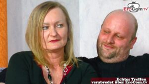 Älteres deutsches Ehepaar macht Dreier mit junger Teen