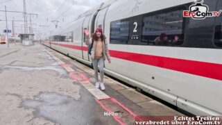 Frau trifft fremden Mann und ihre Pussy läuft aus